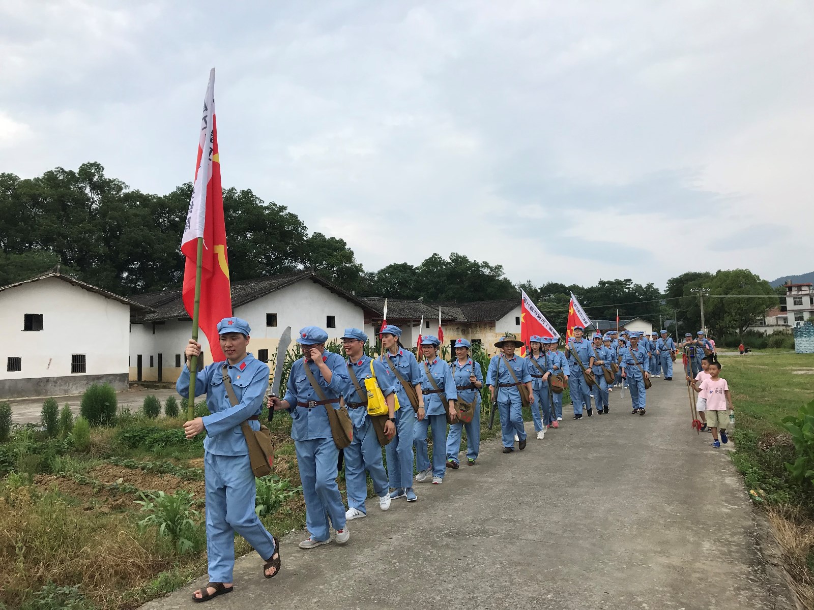 重走长征路3.jpg 重走长征路3.jpg