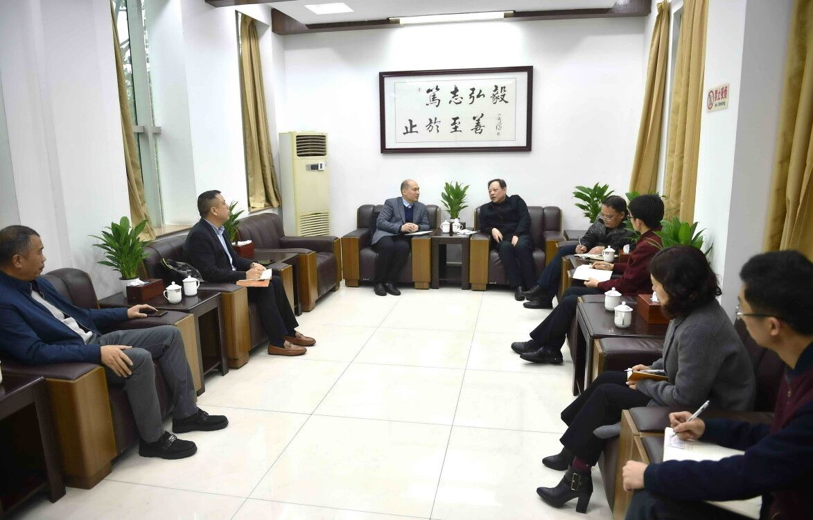 C:\Users\gdsspt\Desktop\韶关市人民政府副秘书长、武汉理工大学韶关研究院吴小春一行莅临我校开展交流活动\1.jpg